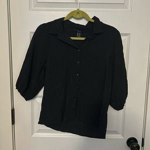 Black Forever21 Button-up, 3/4 elastic sleeve top